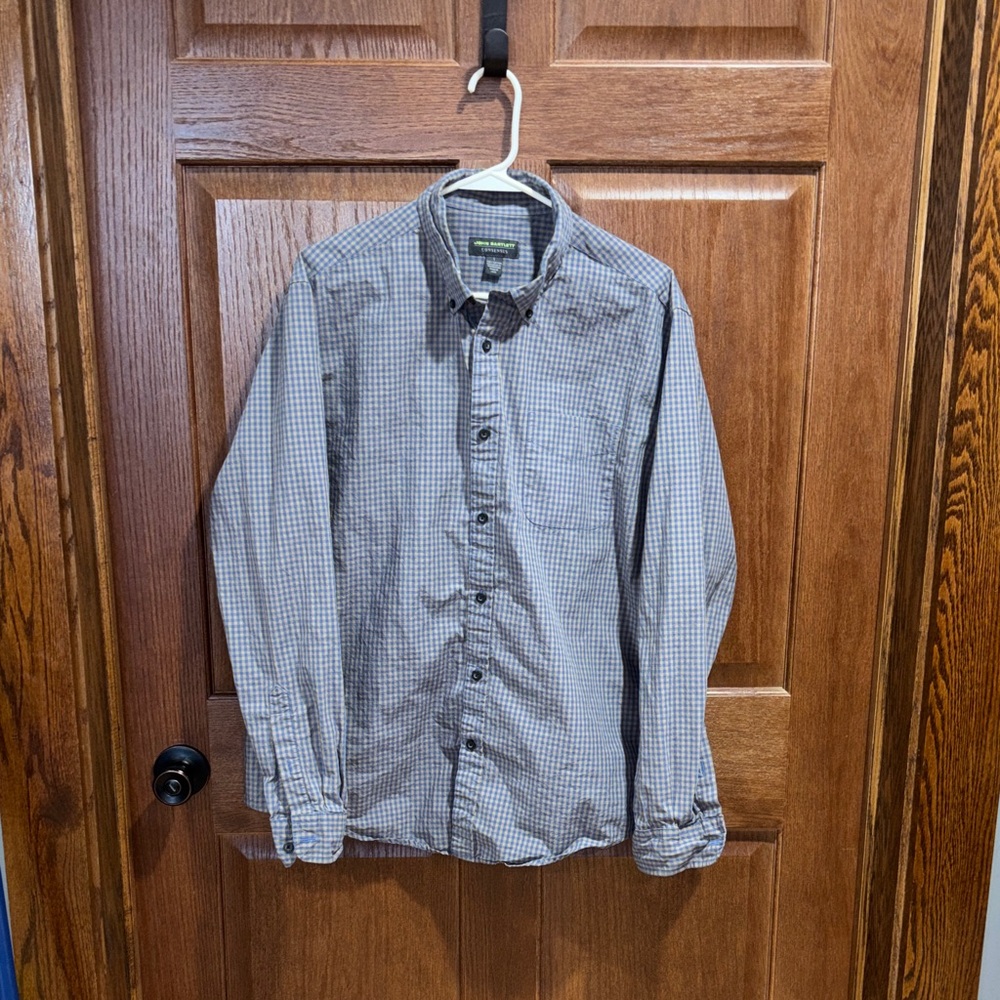 Men's Gray Checkered Button Down Shirt